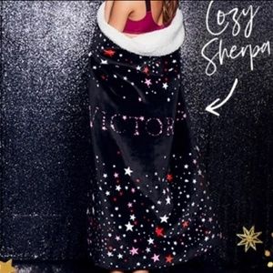 NEW VS cozy sherpa blanket